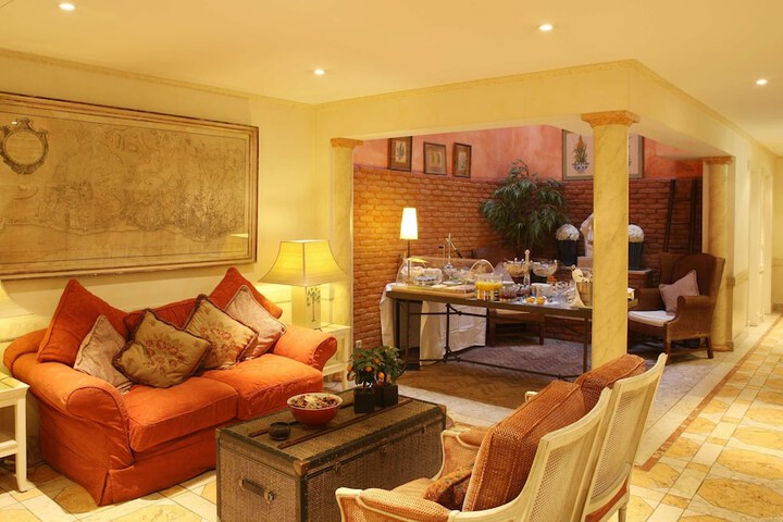 Guest Lobby