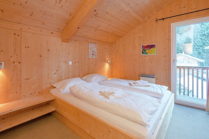 Room 5 of 37