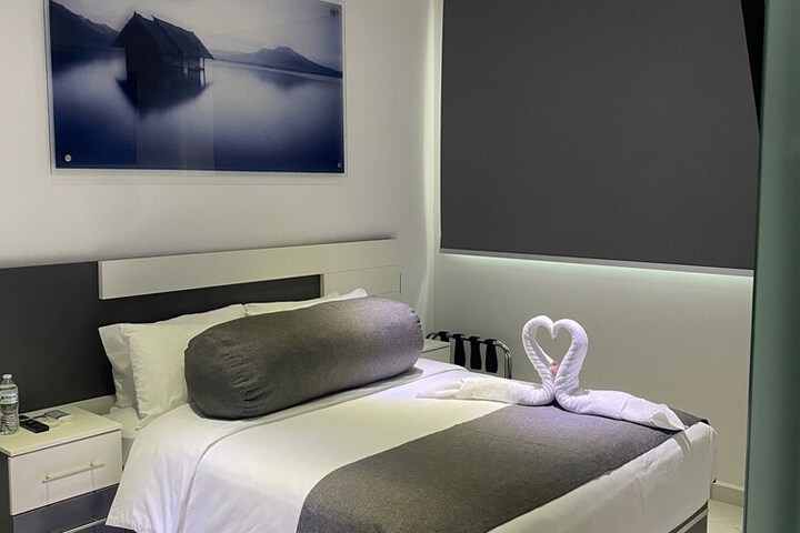 Room 5 of 28