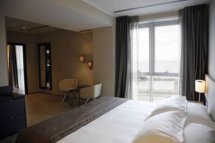 Room 42 of 105