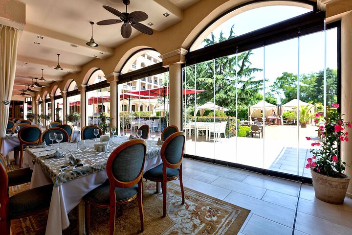 Dining 50 of 75