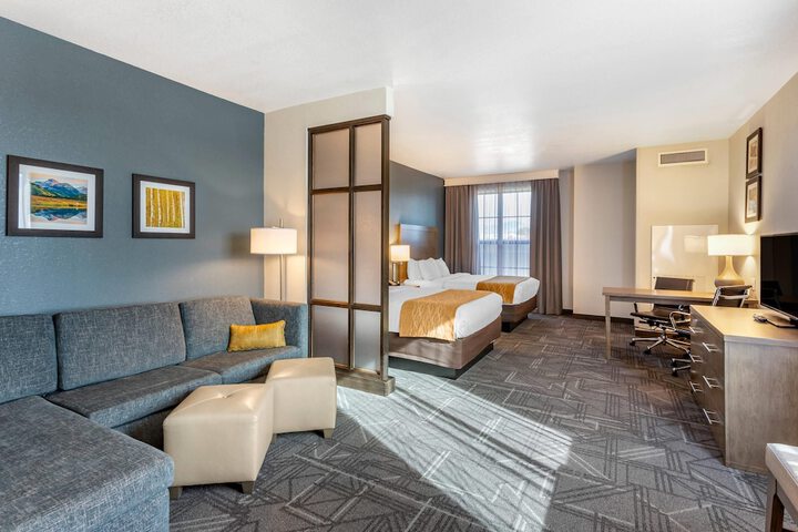 Room 47 of 100