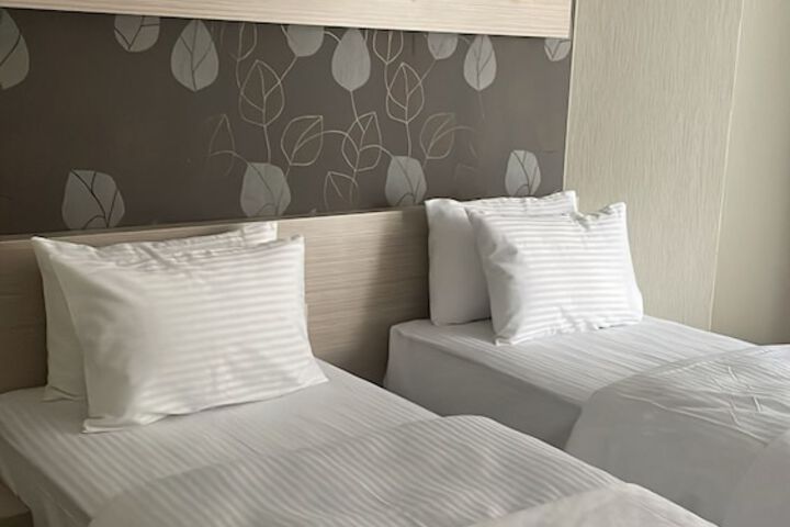 Room 4 of 24