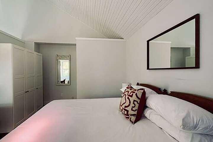 Room 25 of 68