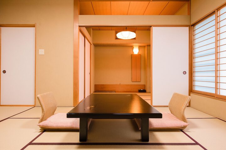 Room 13 of 94