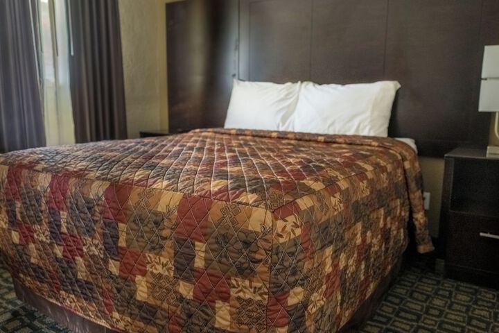Room 37 of 60