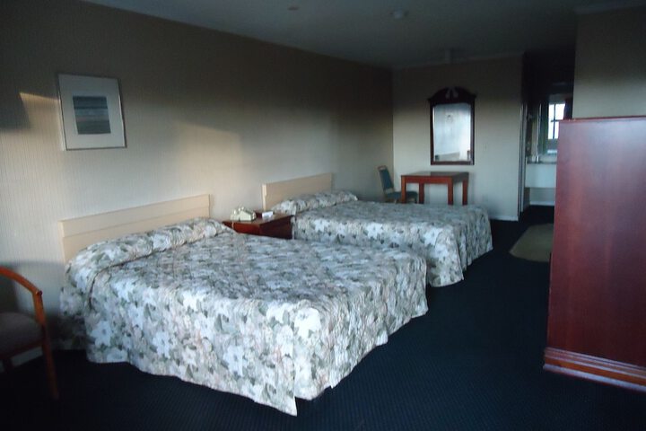 Room 4 of 20