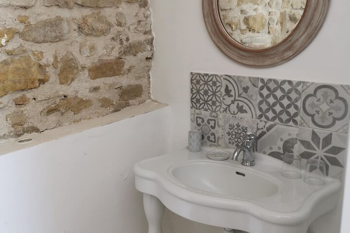 Room 20 of 49