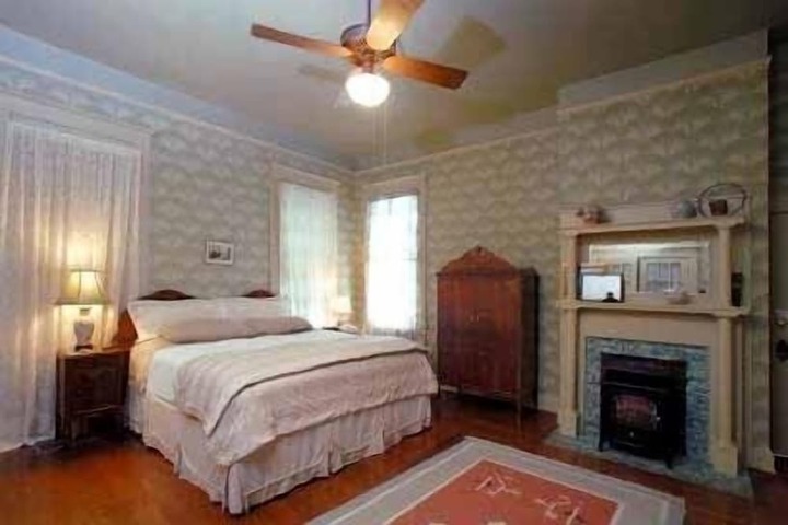 Room 20 of 48