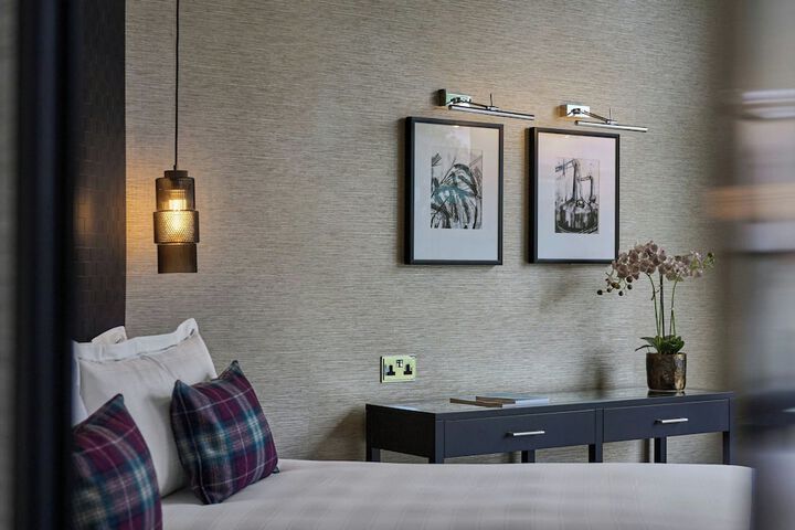 Room 25 of 114