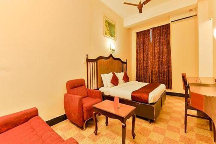 FabHotel Woodlands Heritage
