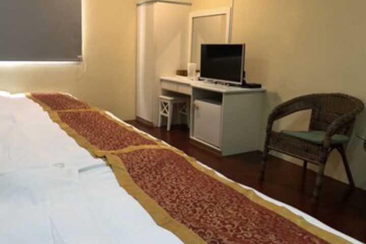 Room 19 of 19