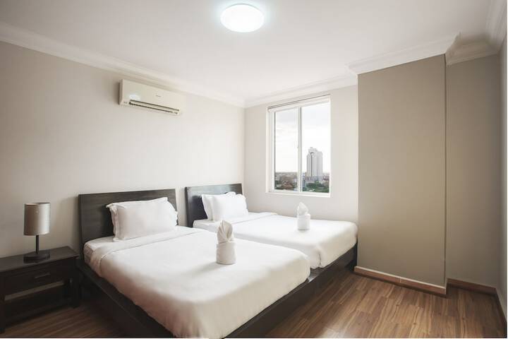 Room 9 of 40