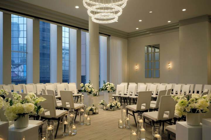 Ballroom/Hall 112 of 155