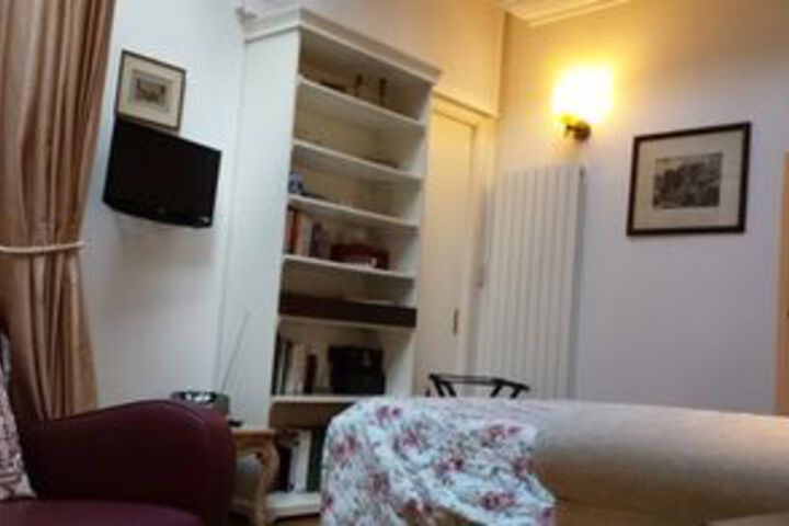 Room 319 of 477