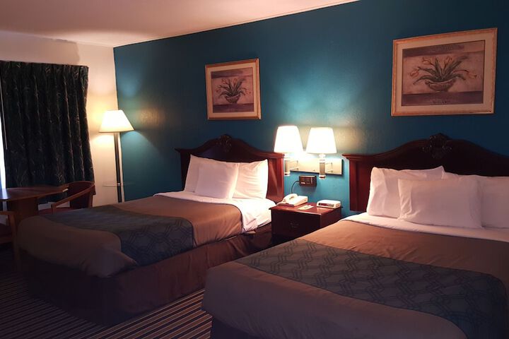 2 Double Beds (5 of 9)