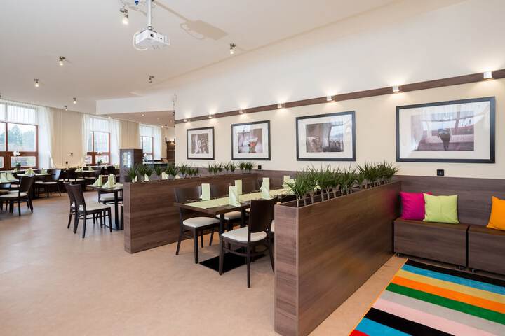 Lounge 63 of 71