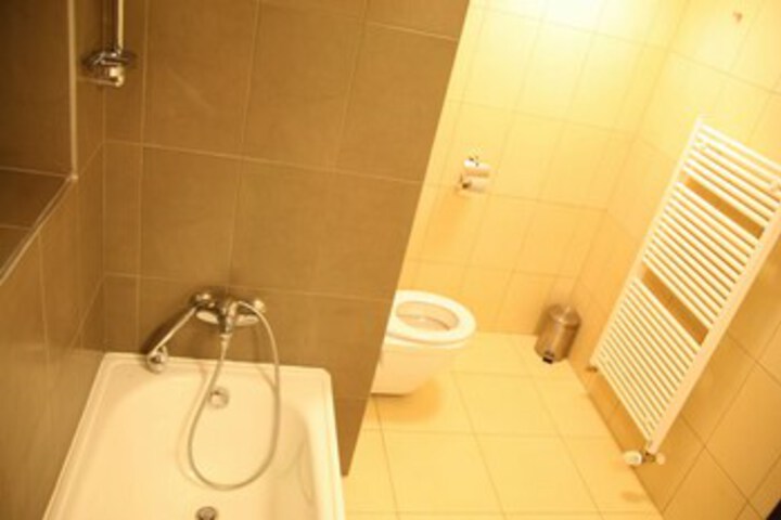 Room 20 of 275
