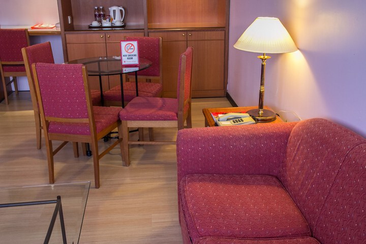 Room 15 of 32