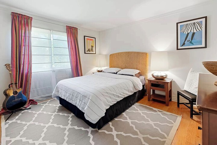 Room 5 of 25