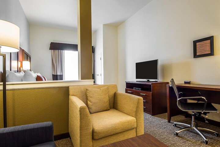 2 Double Beds (4 of 8)