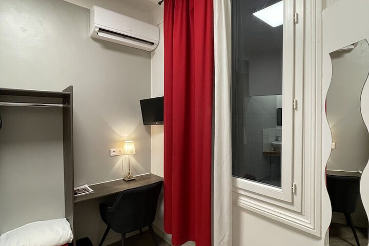 Room 4 of 47