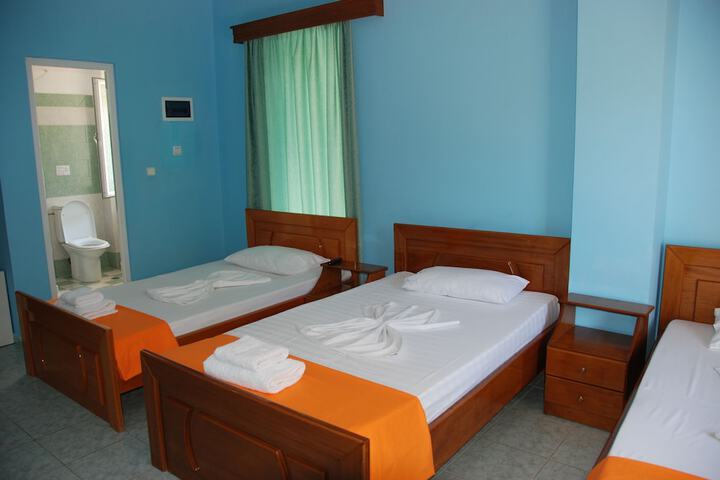 Room 30 of 74