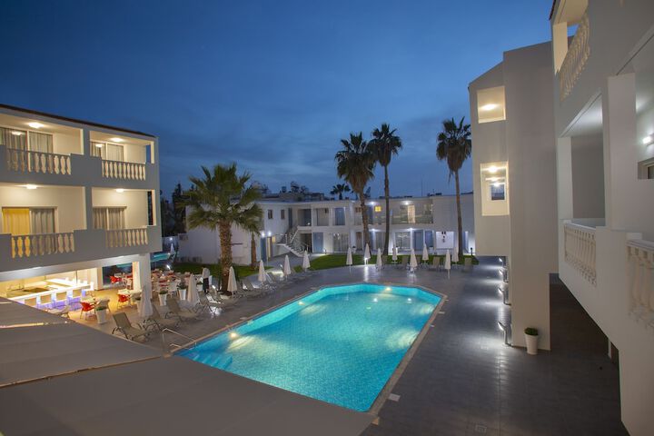 Pools & Facilities