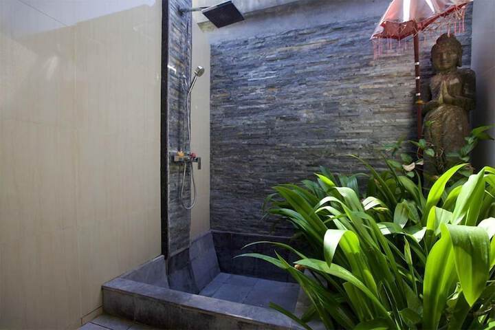 Room 16 of 26