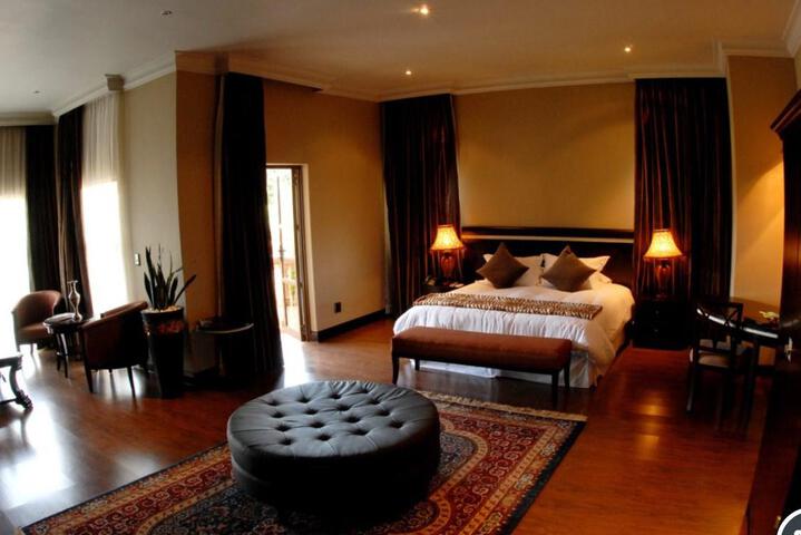 Room 5 of 37