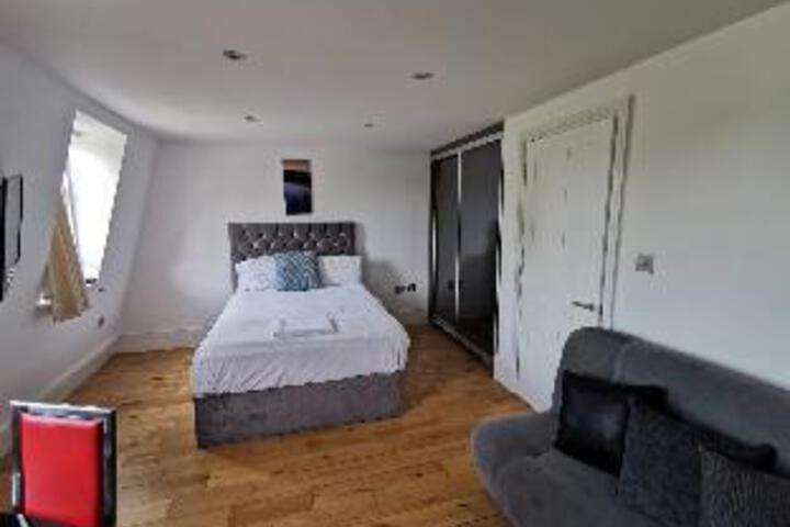 Room 3 of 4