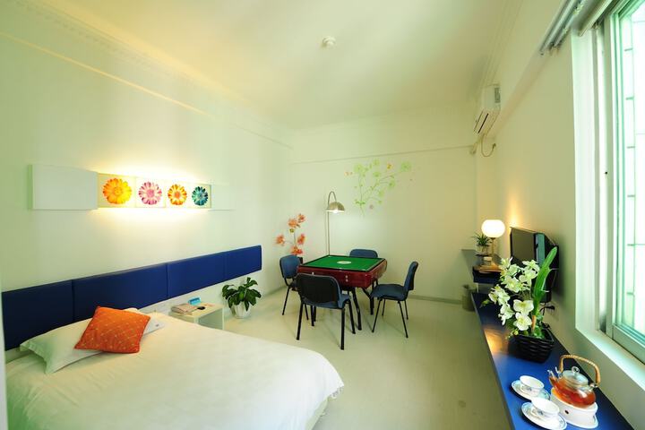 Room 13 of 72
