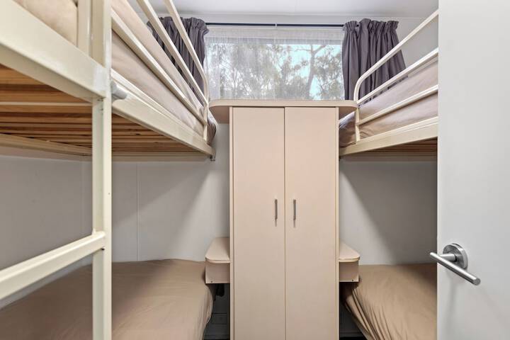 Room 8 of 150