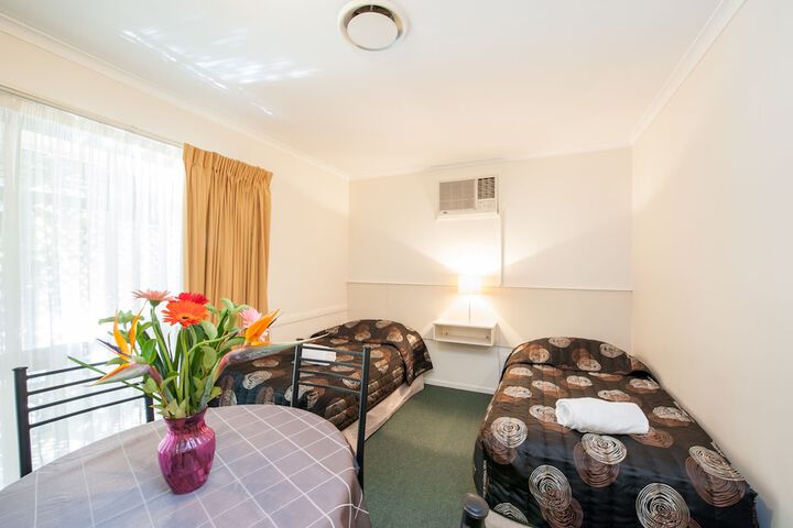Room 32 of 63