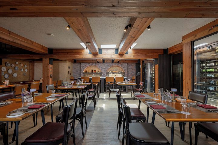 Dining 104 of 136