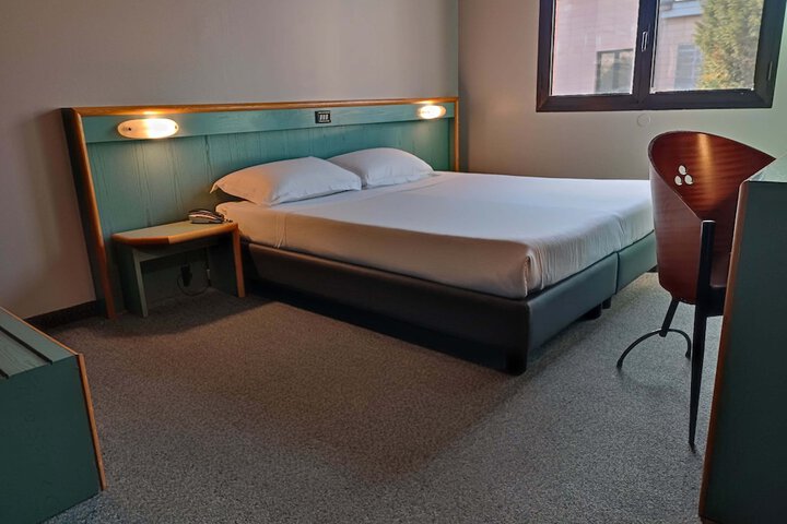 Room 18 of 47