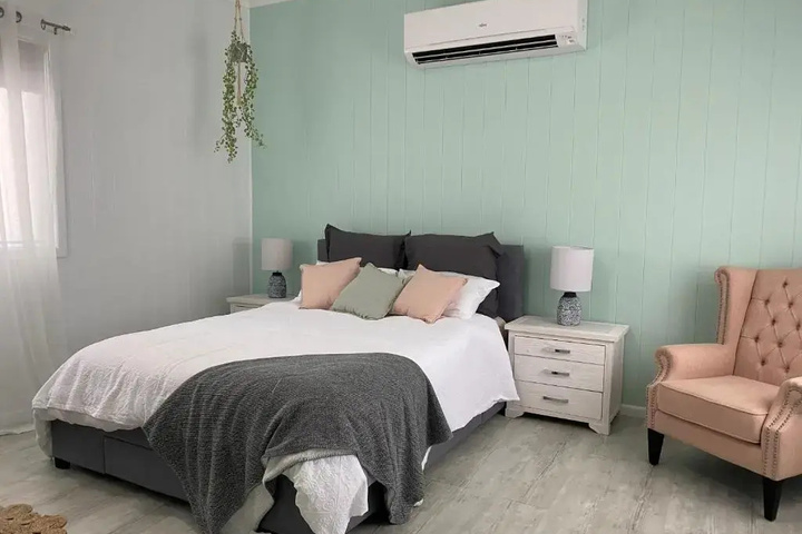 Room 4 of 5