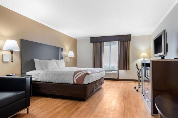 Standard Room, King or Two Doubles (1 of 2)