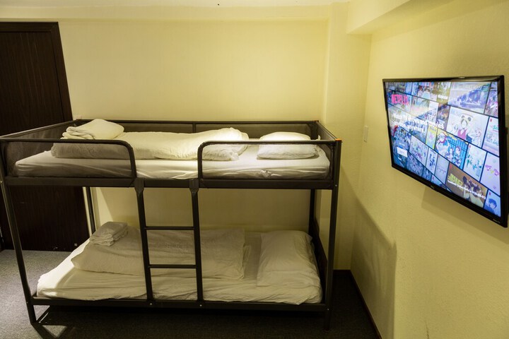 Room 29 of 48