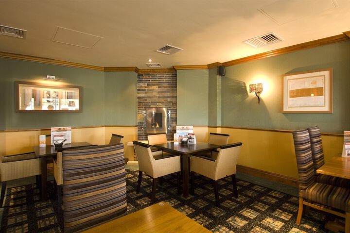 Dining 15 of 25