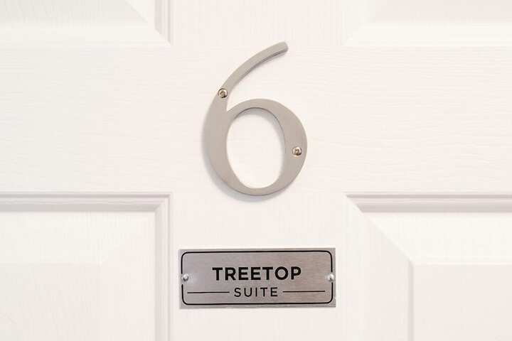 Room 350 of 671