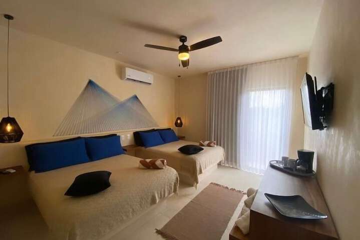 Room 3 of 321