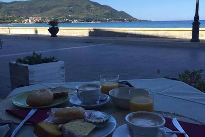 Breakfast/Coffee Service 24 of 28