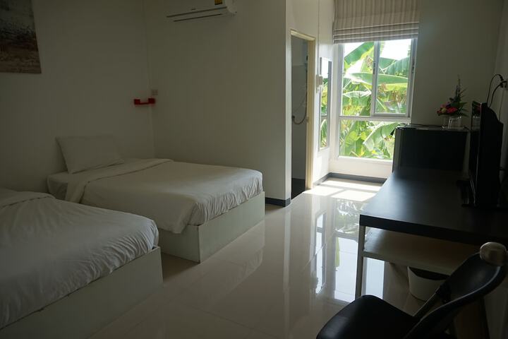 Room 11 of 51