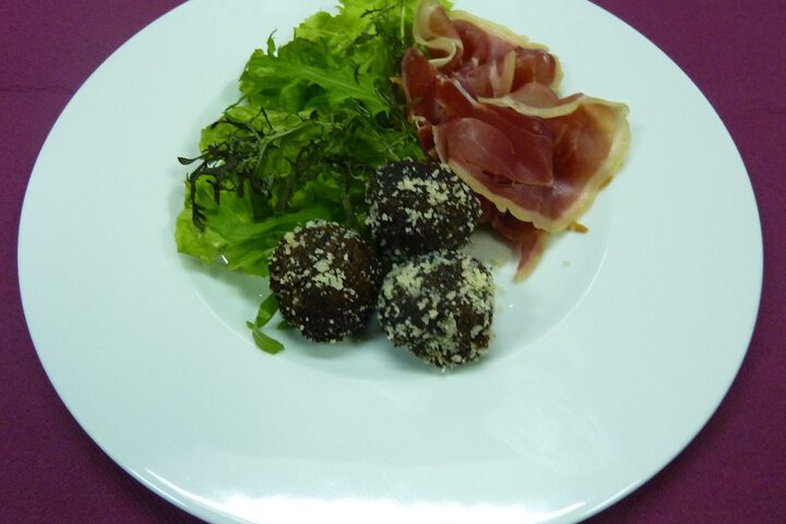 Dining 36 of 58