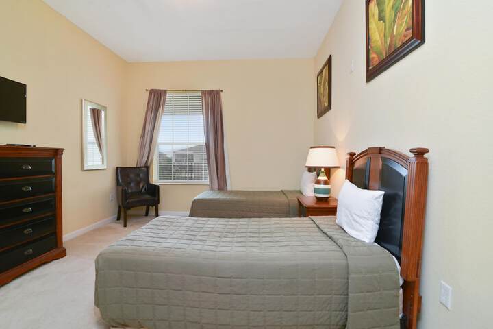 Room 5 of 15