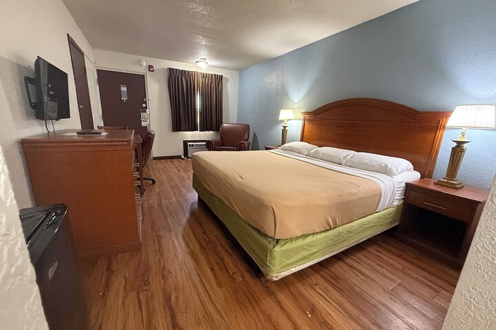 Room 7 of 15