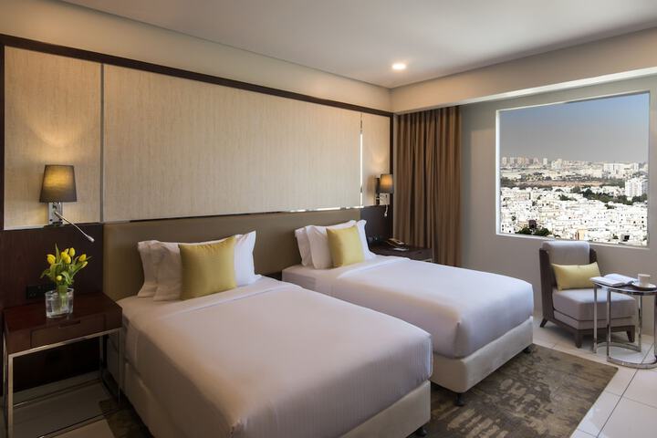 Room 5 of 33