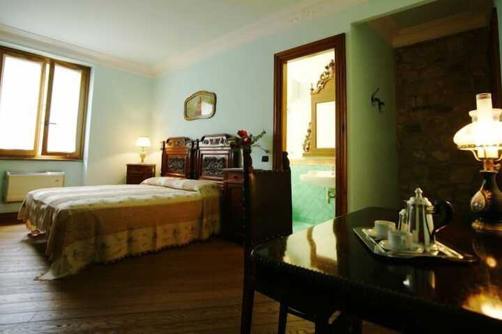 Room 6 of 27