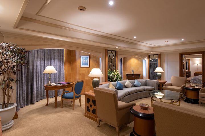 Room 40 of 176